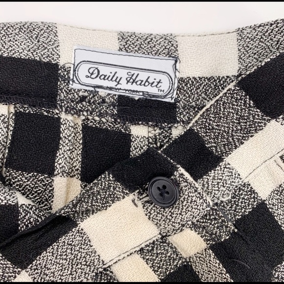 Daily Habit NY Black and cream pleated skirt - Picture 3 of 3